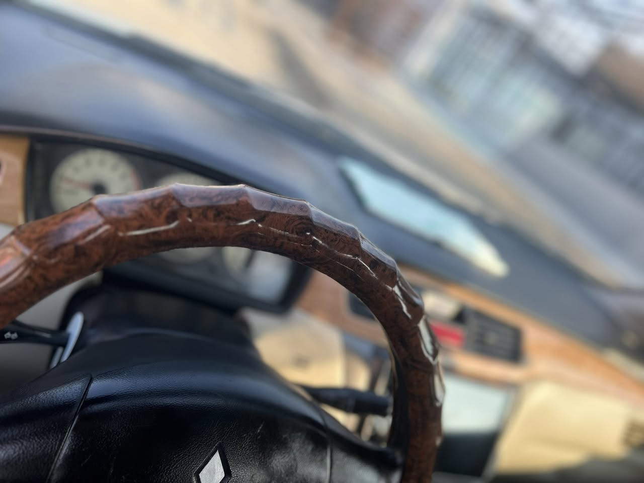 السلام عليكم لانسر مستبوشي موديل 10 مكينه كير خير من الله صدر تبريد تدفئه كله شغال شاشه كامره خليفه تخم تاير جديد منضومه زنون عالي ناصي سياره كبل للشارع مابيه نقص برغي سنويه لل28 رقم ديالى شرط تحويل ثاني يوم تراي زيرو بيه صبغ جامرلغوات خلفيه ثنين بدون قطره معجون سياره مال بيت جديده معنه الكلمه تجي شوفه احله من الصور مكاني ديالى الخالص سعره88   جماعت ال80 لا تتصل كلشي اكو بل سوك متعجبك هي ونعالك   رقم الهاتف ***********
