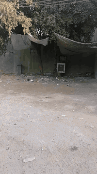 قطعة ١٧٠ متر للبيع طابو ملك صرف سكني الزعفرانية شارع المعهد فرع لبن تويتي (ابن المدينة) واجهة ١٧ متر بصف الركن شوف الفيديو لباقي التفاصيل والسعر التواصل على الارقام التالية *********** *********** وتساب ابو عباس للعقار
