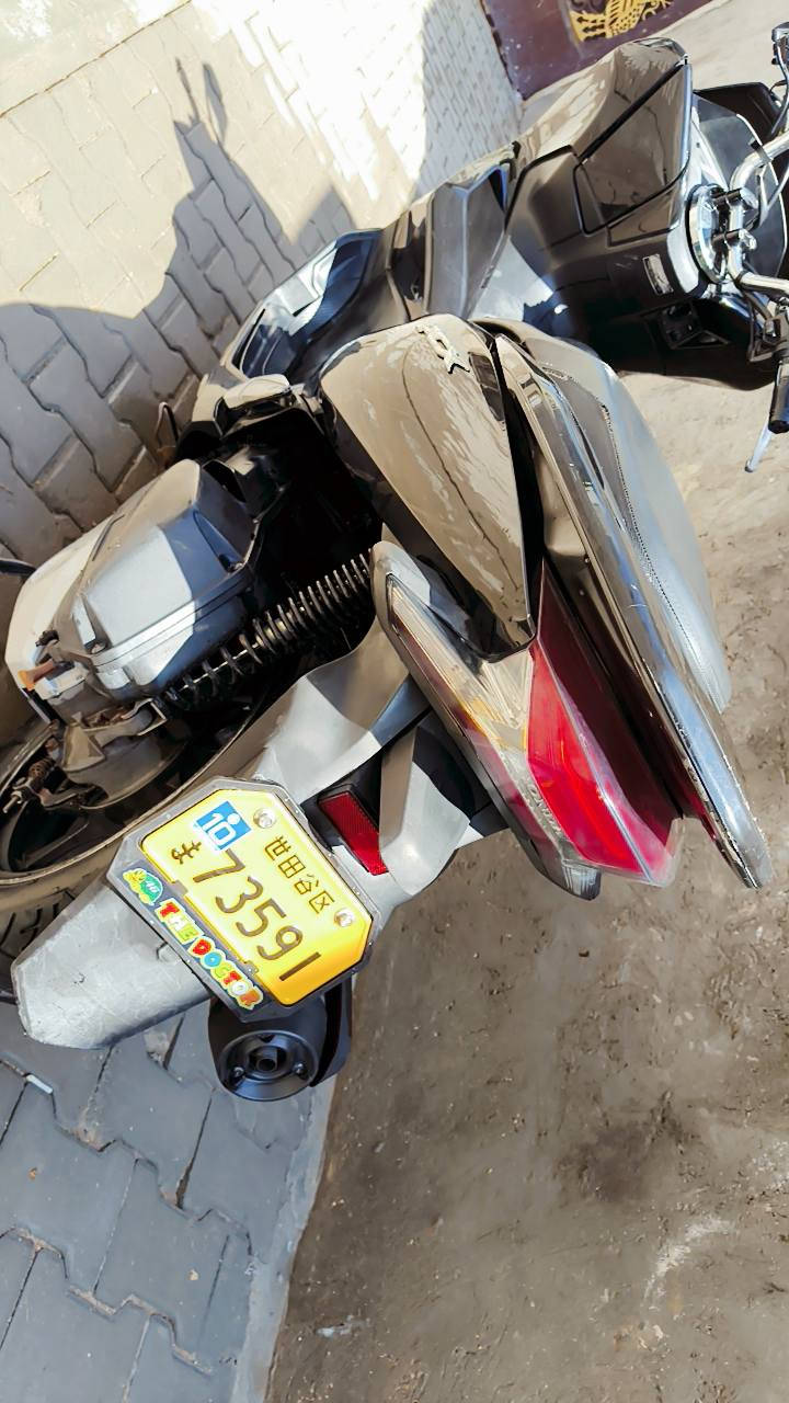 السلام عليكم pcx جيل الثالث كفاله عامه مكينه مكفوله من الفتح 
حساس ازدحام حرف A تدفئه يدات ستان حساس 
الدراجه احلا من الصور كفاله عامه 

للتواصل وتساب او اتصال : ***********
