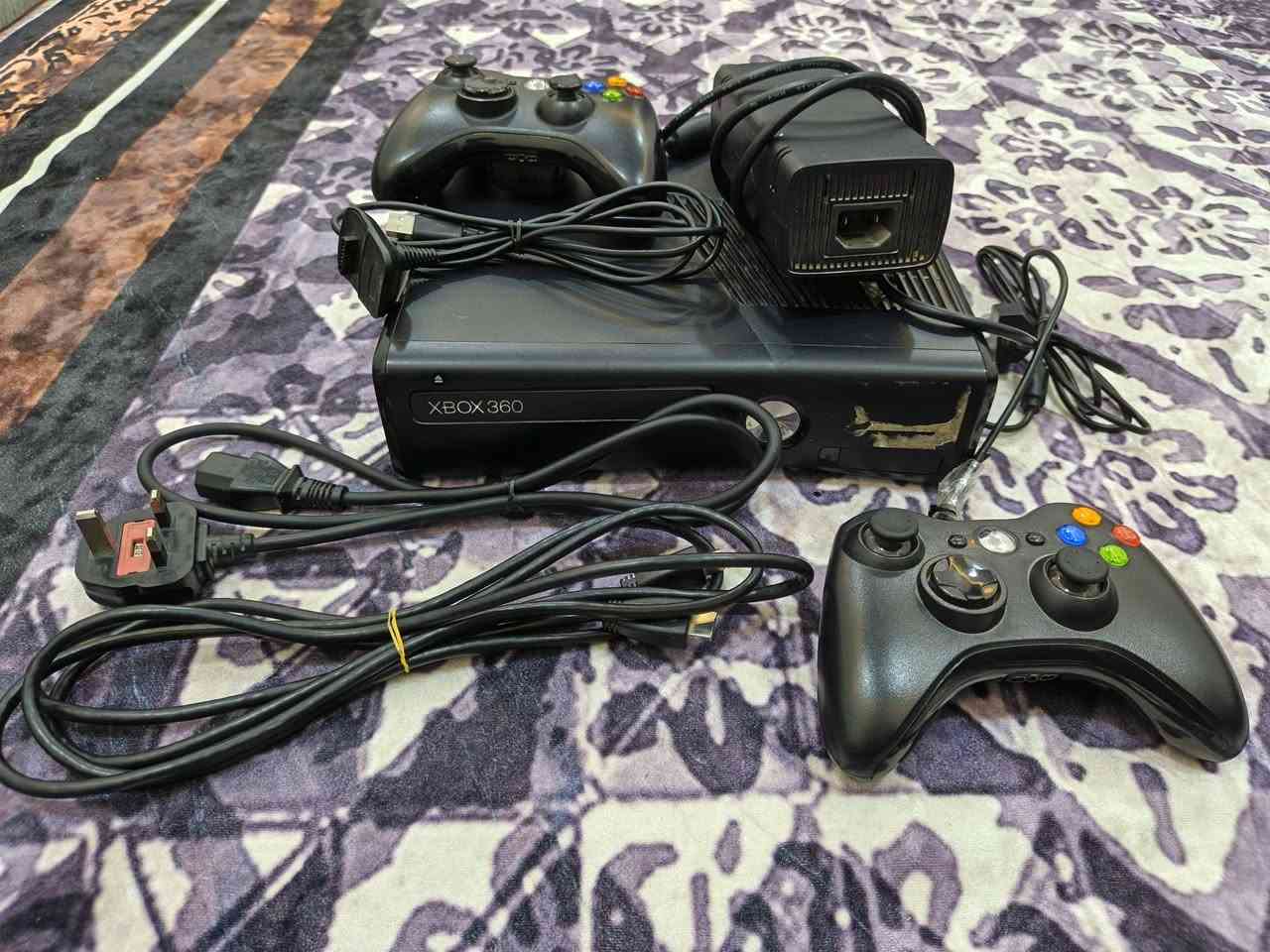 بلي اكس بوكس 360 نضيف بي 97 لعبة
ردد ردمشن 
Gta5
موتل كوبات والعاب كلهن حلوات 
السعر 100 وبي مجال للستفسار ***********
