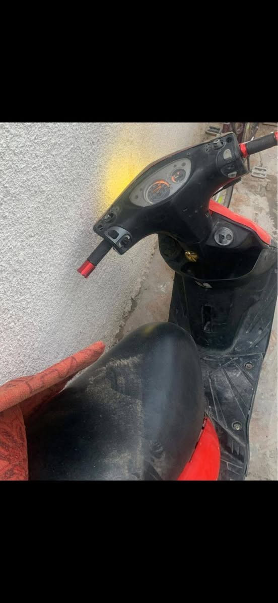 ثعلب كامله نقصهه بس شوته شغاله مره وحده مفتوحه لسعر 300مجال بسيط مكان بغداد عبيدي 
***********
