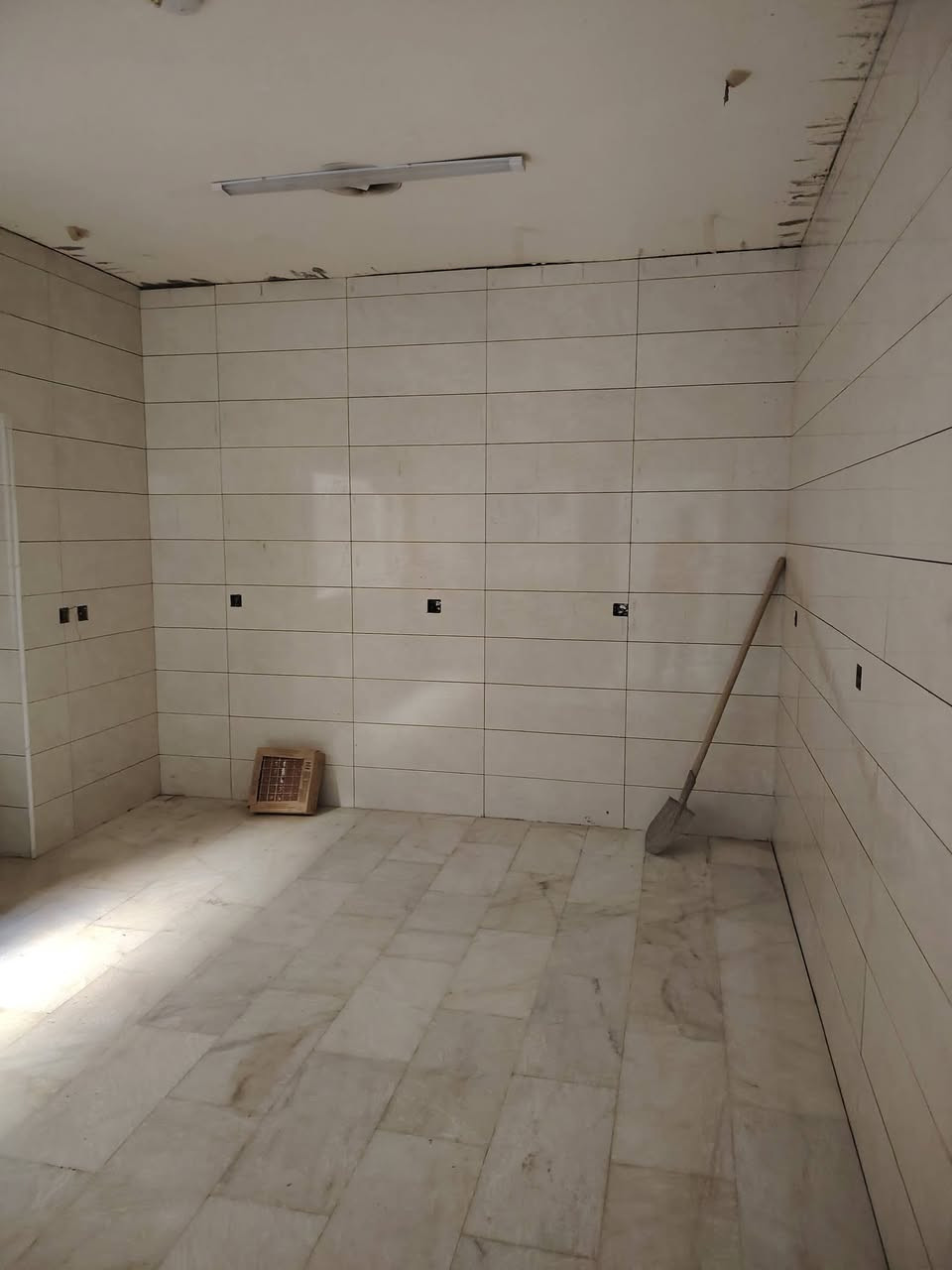 السلام عليكم ورحمة الله وبركاته خلفه سيراميك بورسلين مرمر كرانيت ارضيه وجدار ولوح 120 شغل درجه اولئ وشغل هندسي وع ليزر ومصداقيه بل عمل واي استفسار اني حاضر *********** واتساب
*********** واتساب
