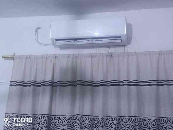 السلام عليكم بيت للبيع المساحه206متر 3غرف صاله استقبال صحيات مناور اثنين البيت كامل مكمل المكان الصخيين جامعه ذي قار قرب الحولي السعر 67وبيه مجال اتصل على الرقم وبيك خير وتدلل؟*********** الرقم
