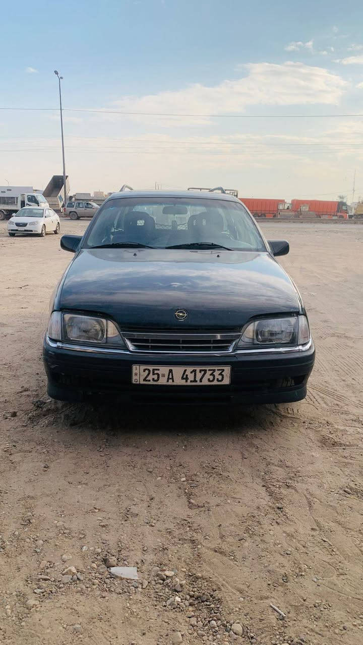 اوبل اوميكا ستيشن موديل1993 محرك 2000 گير عادي رقم كركوك دولي بأي محافظة يتحول مصبوغة عام للجمالية بدون ضرر ، السيارة جاهزة بدون نقص السعر 37$بيها مجال بسيط
المكان بغداد ابو غريب 
رقم الهاتف ***********
