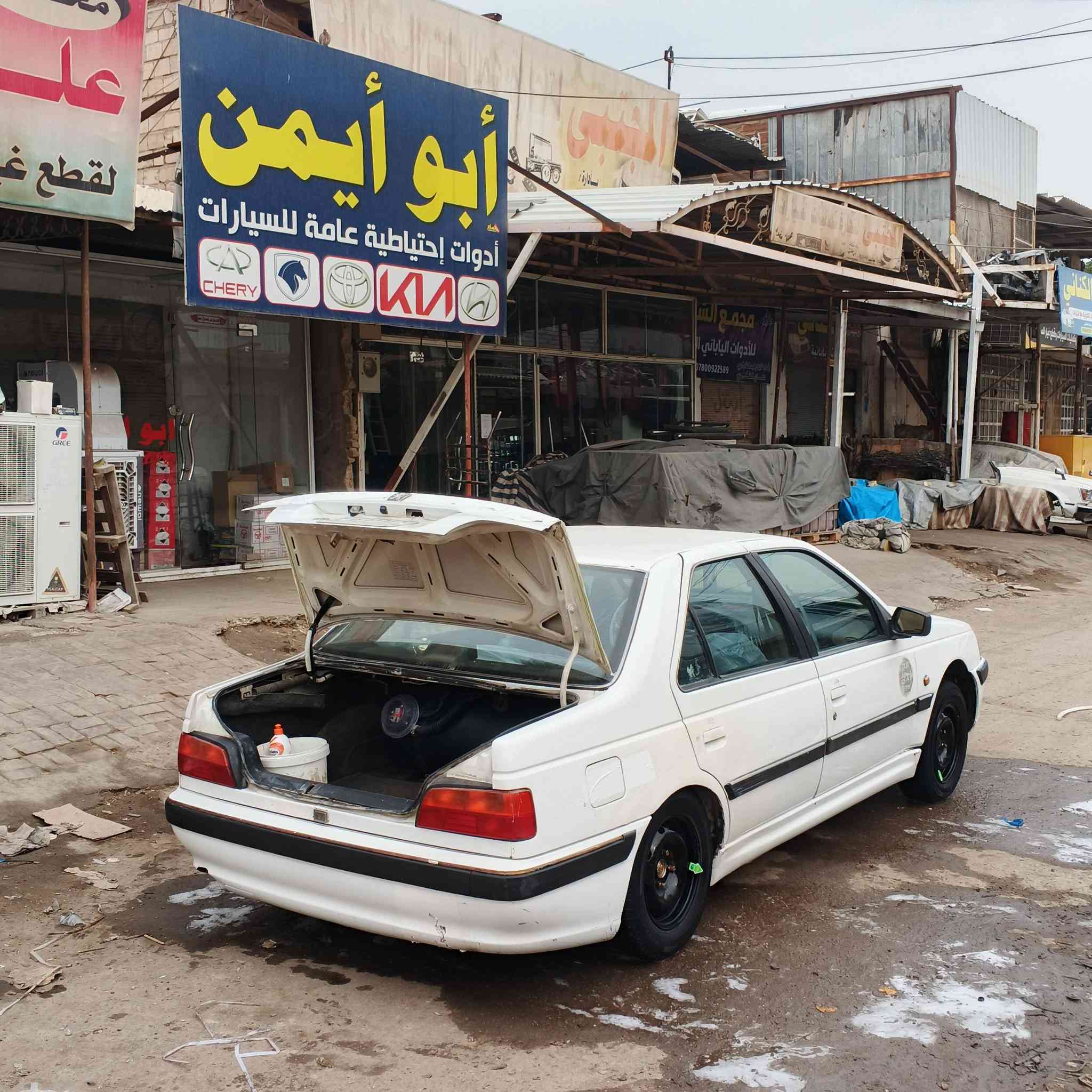 بيجو بارص مديل ١١
منضومه غاز ✅

تخم تاير جديد✅

حداديه جديد ✅

كير ومكينه مكفولات ✅

تبريد ثلج 🥶

بيه صبغ حك شبرين بين الباب وجاملغ الخلفي والباقي كفاله عامه من رصعه 

 رقمه بغداد مشروع وطني سعره ٤٥ وبيه مجال قليل 
مكاني نجف حي الميلاد ***********
