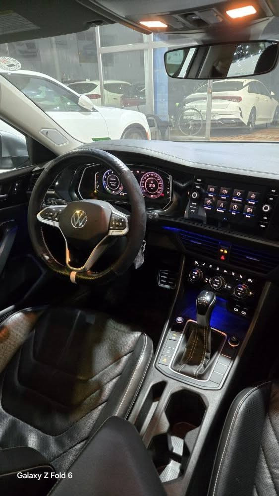 فولكس واكن جيتا SEL Premium 2023 
السيارة فول فول مواصفات 
حادث السيارة فقط البنيد بدون دواخل ايرباك ستيرن راجع بلادي 
ماشية 55 mil 
0750 899 2970 
0750 732 3917 
...
..
.mm
M أربيل, العراق
