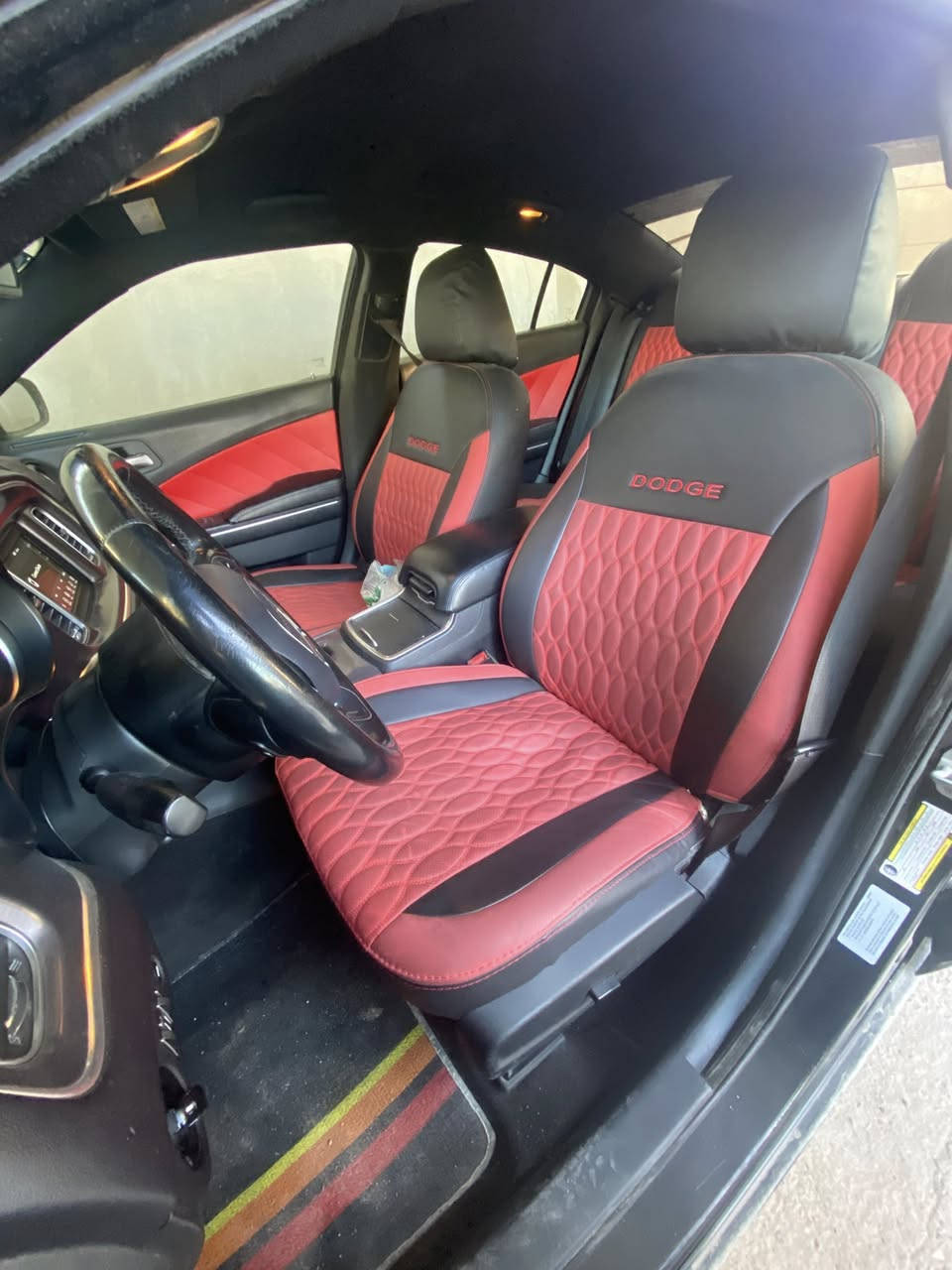 السلام عليكم سيارة جارجر sxt 2016 وارد امريكي حادثها  جاملغ وباب مبدلات بأصلي وكالة بامريكا ودعامية خلفية فقط بالعراق بيها طعجات خفيفة كلش ببابين مالت السايق والصدر السيارة بدون قطرة صبغ ابد تحكمات ستيرن كشن كهرباء السيارة مو فول مواصفات مشدودة الها شاشة وكاميرا خلفية اصلية تبريد تدفئة امامي وخلفي شغال مكينة 3600 وكفالة مكينة كير محرك سنويتها راح توصل يوم الاحد مشروع وطني ورقمها بغداد
ماشية 285 
السعر 160 وبيها مجال للشراي 
تحويل ثاني يوم العنوان البصرة/قضاء المدينة
التواصل واتساب فقط ***********
