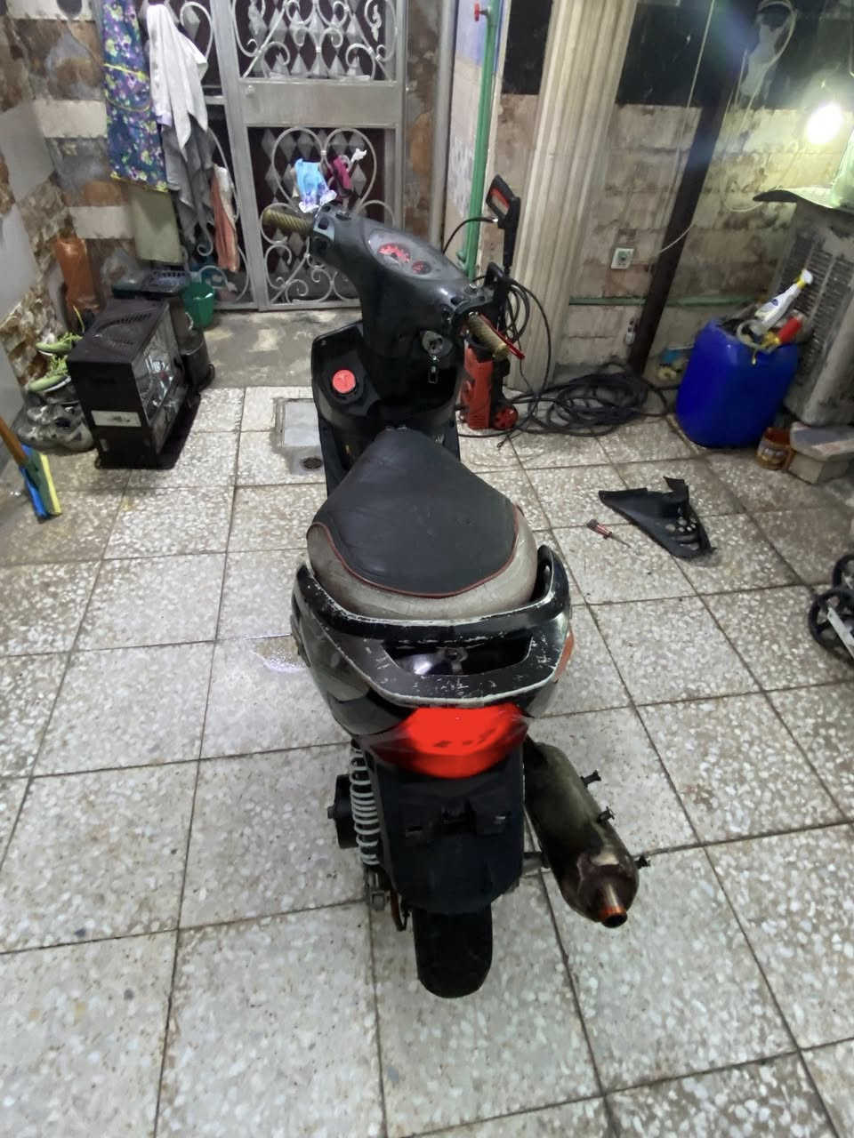 السلام عليكم للبيع دراجه سكنس ثعلب مكينه سكنس بيها دراجه بيها مكينه 63 كور مسح فايف وان كابريتر قفاز اصليه كلجات رياضيه صالنصه صجميه سلف ترجية بكل وقت ربع نكره مكينه هاون وبطله دراجه شلعه ومعدل وجعره دراجه ممعروف معدلها مفتوح قويه كلش  السعر 550رحمه على والديكم للبعض الميعرف بيهن ليتصل ولايراسل دراجه بايعها بفلوس الغراض البيها الله شاهد خواتها بذاك سعر وبالعافيه عل ياخذها مال موسم 🔥❤️مكاني بغداد الدوره شارع 60رقمي ***********
