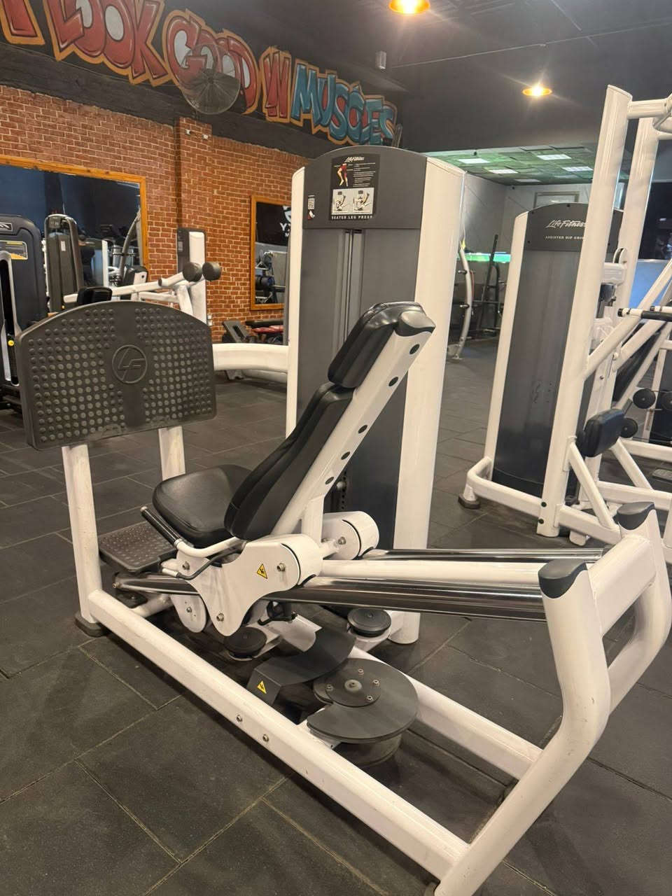 لاين كامل لايف فيتنس سجنيتشر 10محطات للتواصل 01156101100


**إذا كنت صاحب هذا الإعلان وتريد حذفه لأي سبب، رجاءا أرسل رسالة إلى الدعم الفني**