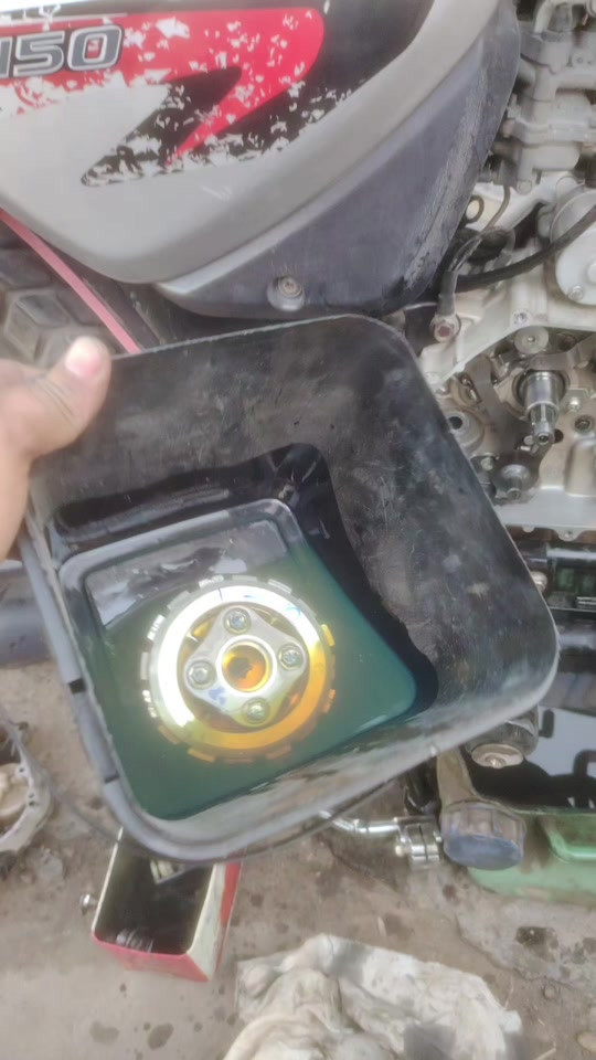 تبديل كلجات و كابريتر دراجه بوكسر ادامه كامله غراض الاصلي وكاله عنوان بغداد دوره البوعيثه للتواصل *********** #كابريتر_بوكسر #دراجه #تبديل_كلجات #دراجات_نارية #صيانه_دراجات_ناريه 
