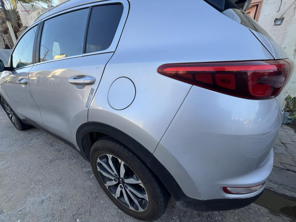 كيا سبورتج 
2017
وارد أمريكي 
بصمة تشغيل وبصمة أبواب 
شاشة 
كامرا خلفية 
تحكم ستيرن 
تخم تايرات جديد
باتري جديد كوري الأصلي 
سنوية جديدة 
رقم دولي جديد 
باسمي 
رقم نجف 
150  السعر 
الضرر بنيد
للتواصل واتساب ***********
