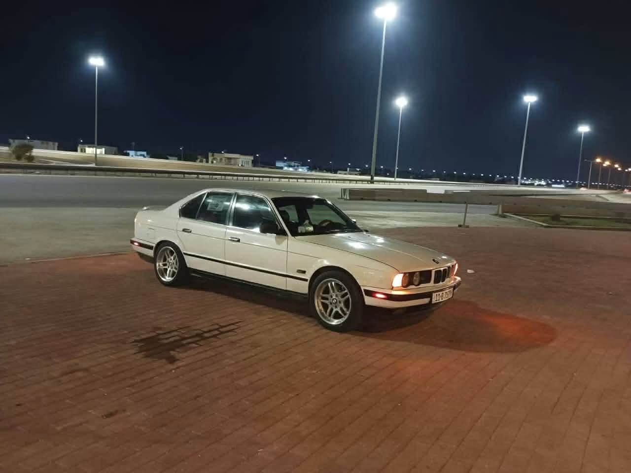 للبيع بي ام 91

525 مسكر عدل مكفول أصل وفصل

رقم بغداد انكليزي  بسمي 

سنويه لحد 2032

كير zf رياضي غني عن التعريف شورت شفت

اكسل 3.15 رون ناصي يخبل 
 السياره بعدها على وضع لشركه 

مكفوله من صبغ 

ويل M اصلي مختم

داخل جلد 

صدر خلفي وامامي جديد 

كهربائيات كلها شغاله وعلى وضع شركه

 مكان سياره بغداد 
#سعرها 52 وبيها مجال شي بسيط
***********
