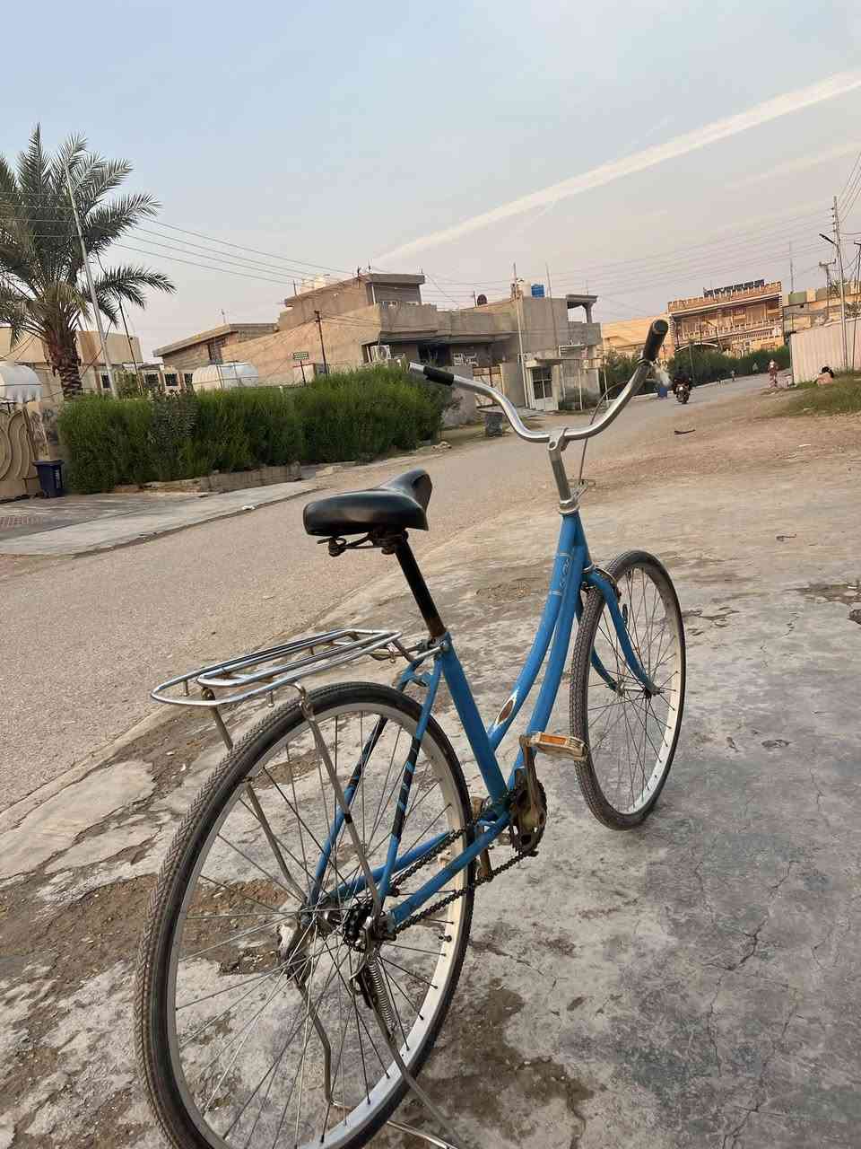 سلام عليكم بايسكل للبيع الحجم 26 بكاني شهربان العزي سعر 50  وبي مجال قليل رقم *********** وتساب وشريكه
