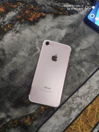 آيفون ٧ • شاشة مكسورة • قفل