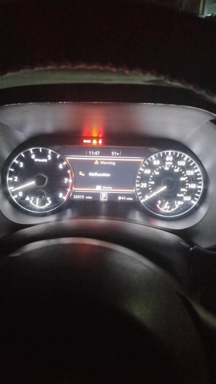 السلام عليكم 
للبيع نيسان سنترا ابيض 2022 SV ثلجي 
محرك 20 
ماشي32  الف ميل  
سيارة بدون حادث بدون
 صبغ و بدون تبديل و تعديل 
سياره بس بيها قطعتين 
كلير أمريكي بدون دواخل شرط
ارباك سترين و برده طاك 
سياره مرقم اربيل جديد 🆕 
شرط تحويل و غرامات 
سياره هزه جديد و رقم جديد 
ملاحظة صوار حادث موجوده في المنشور 
سياره بيها سونار موجود في المنشور 

السعر 133 ورقه ومجال قليل 
اخوكم ديار ابو عمر 
اي استفسار عن سيارة خاص مفتوح 
*********** واتساب فقط للتواصل 
*********** اخوكم ديار ابو عمر 

عنوان السياره اربيل أربيل, العراق
