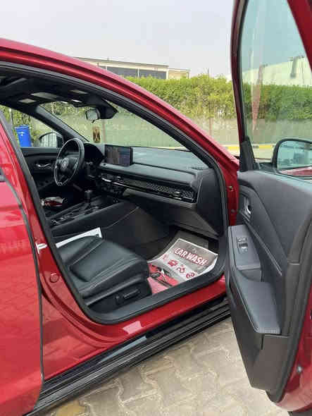 سلام عليكم ورحمة الله هوندا اكورد هايبرد موديل 2024 فول سبورت حادث بنيد مبدل نفس اللون اصلي ماشيه 16 كيلو متر رقم بغداد تحويل مباشر مكاني بغداد العامريه *********** ❤️
