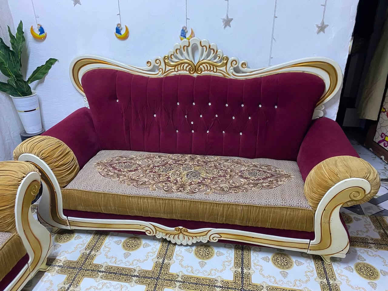 بيع مستعجل تخم قنفات ملكي تكمة  الثكيل درجة أولى لا بي شك و لا زلغ نظافة ٩٥ بالمية و بعد احلى من الصور ب ٤٥٠ و بي مجال قليل الاتصال ***********
