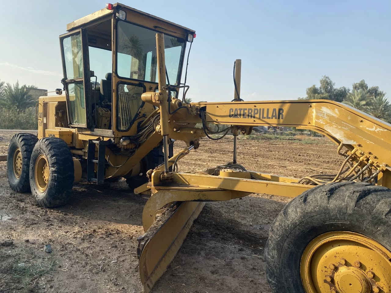 السلام عليكم 
كريدر كتربلر للبيع G12موديل 93
محرك كير مضخه مكفولات
منفيس بأسمي
السعر 610$
***********
***********
