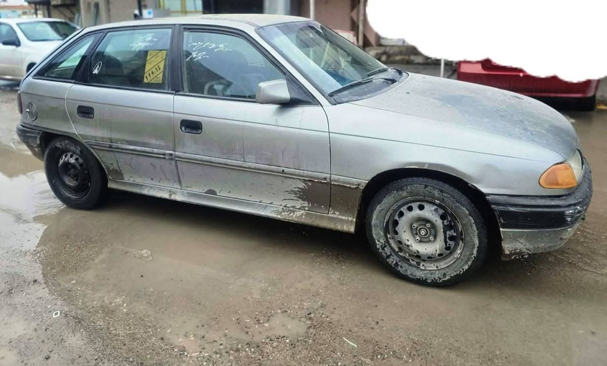 😊 منشور خاص بالتقسيط
*سيارات للبيع بالتقسيط في الموصل  🚗💰*

نظام التقسيط مريح:
- ننطيك وكالة قيادة فقط لحين الانتهاء من الأقساط 🚗
- تتحول  بعد سداد كامل المبلغ 💸
- ضمانات: كمبيالة من كاتب عدل او  وصولات أمانة 🛡️

اخذ عموله بعد الاتفاق من طرفين
تفاصيلها للسياره........

استرا
موديل 1993
رقم نينوى الجديد
مكينه ١٦٠٠
كير محرك طخم شرط انظاف
سياره بيها طخه من الخلف
كير اوتوماتيك
بيها كوبون بنزين
صاحبها الشرعي موجود بالموصل
مقدمه ٢٥ شهريه ورقتين............ 

*للتواصل: ***********
                ***********
                *********** واتساب 

🚗💰 لا تفوت الفرصة! 😊
