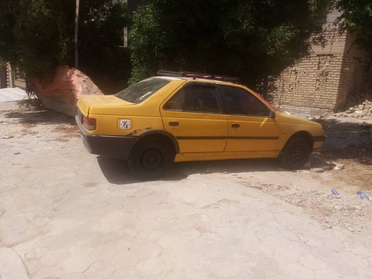 السلام عليكم بيجو روى موديل 2009 معمره سمكور سمكره كامله كير ومحرك خير من الله رقم نجف مشروع وطني مصفره هيئه وغرامات السعر  فقط يرادله ترتيب كهربائي15 ورقه بيها مجال قليل السياره موجوده في بغداد رقم الهاتف ***********
