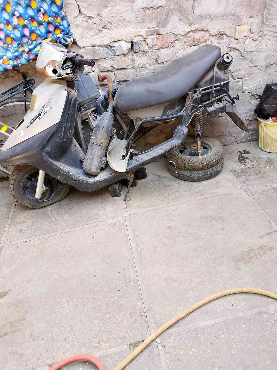 فضاي ميه كامله من كلشي بس مدينه نقص حته شوته تايرات دبلات  بس مدينه نقص السعر ميه  //// *********** مدينة الصدر
