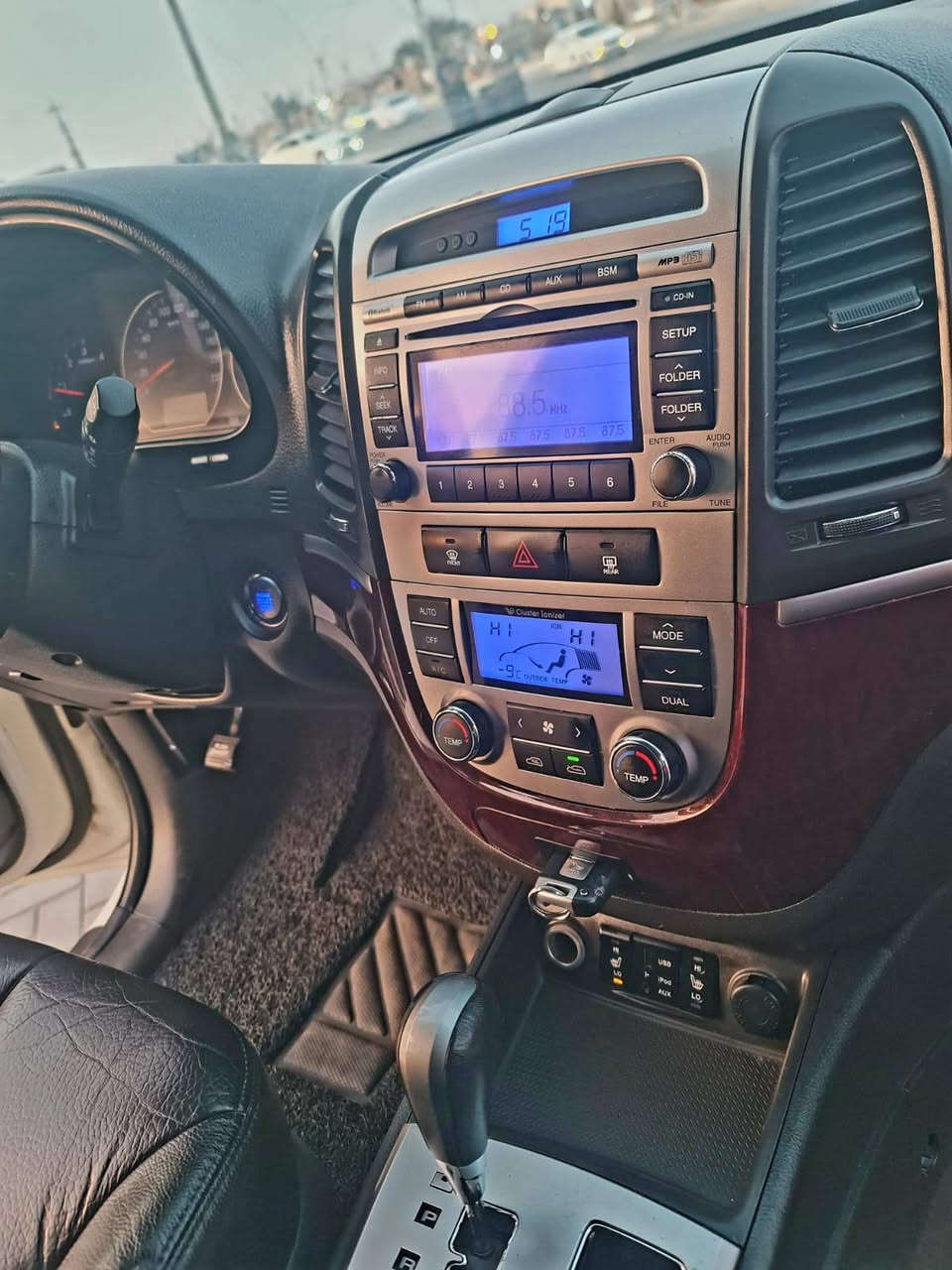 هونداي سنتافي  ادوات ادوات موديل 11 كصه جنطه مكينه كاز 
دخول جديد جازه من كلشي مرقم شمالي طبق الاصل 
السياره فول موصفات 7 راكب تبريد خلفي امامي 
حساسات خلفيه واماميه نظام اسبوت بصمه +بصمه بيبان 
السعر 67 وبيها مجال بصيط حق الجيه مكان السياره البصره للاستفسار الاتصال بالرقم ***********
