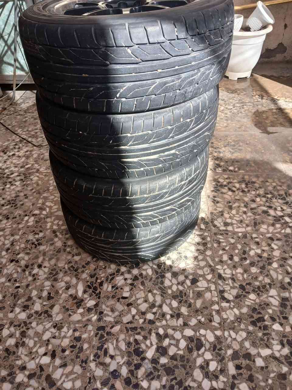 سلام عليكم للبيع تخم ويل و تايرانضاف حجم 15 بدون تصليح او ضربة عنوان بغداد ،***********
