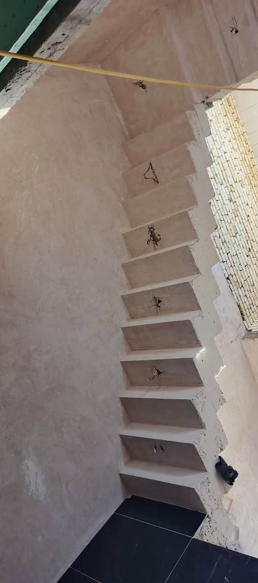 لباخ متفرغ جص وسمنت  درجه اولى اشتغل گباله ومتر فقط ***********
نجف
