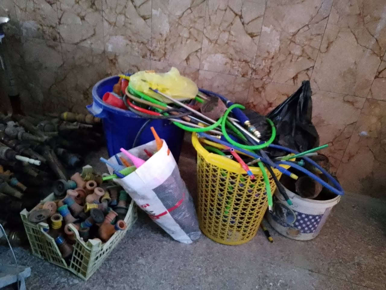 السلام عليكم غراض كوفي نراكيل
مكاني حي الفرات ***********
