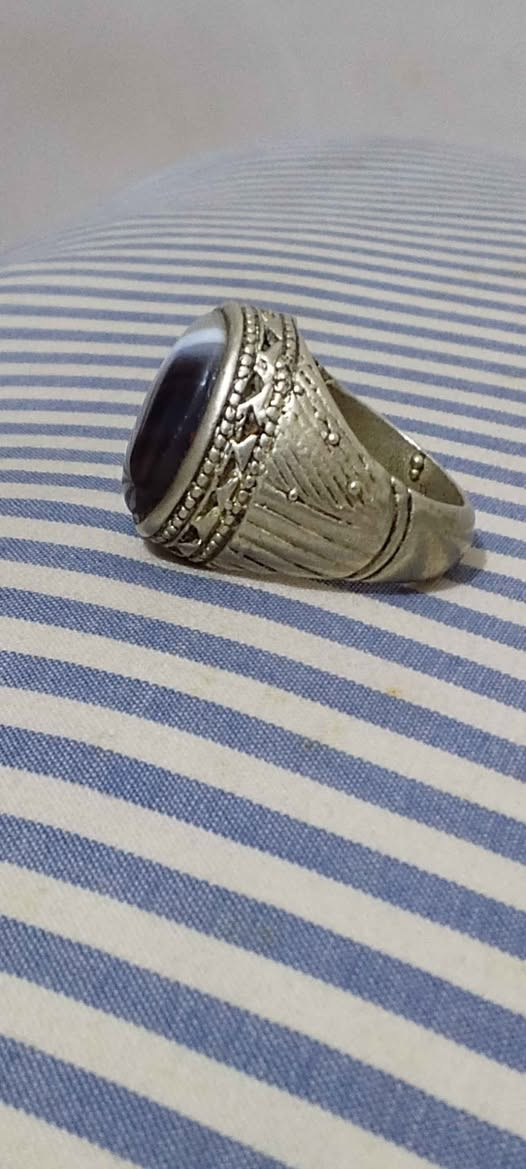 خاتم عقيق يمنى قديم 
فضه صياغة خراسانيه 
سعر٢٥ البصرة, العراق


**إذا كنت صاحب هذا الإعلان وتريد حذفه لأي سبب، رجاءا أرسل رسالة إلى الدعم الفني**