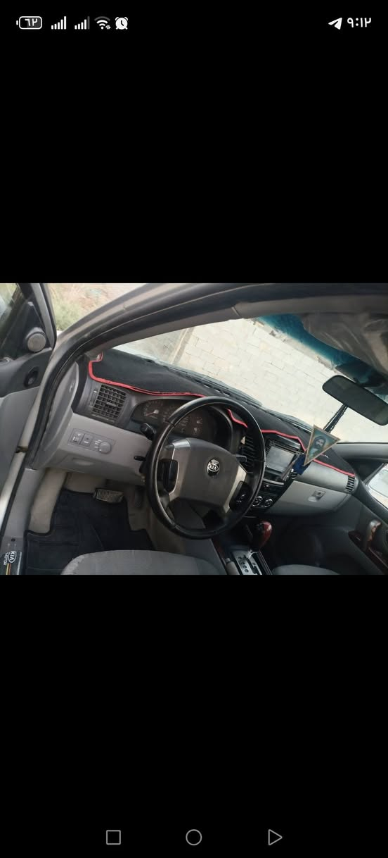 السلام عليكم سورنتو موديل ٥ سيارة خير ان الله وارد أمريكي تختها بنيد مامصبوغه السياره بيه جراد ترايك وين متريد الشراي يتصل ***********
