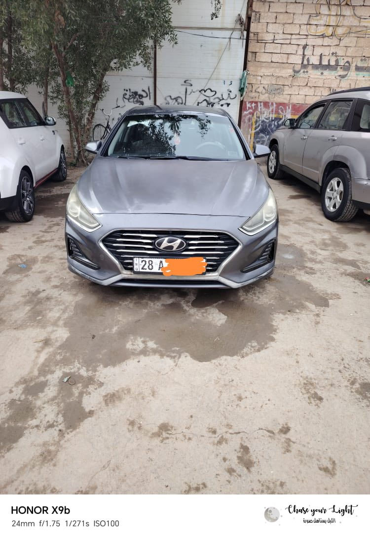 السلام عليكم
من رخصة الادمن
سياره للبيع
سوناتا 2018 وارد رقم نجف مشروع وطني باسمي تداور بكل محافظه
ضربته كما موضح بالصور خشم البنيد من امريكا
وربع الباب وداير مال جاملغ الخلفي بالعراق ضربه خفيفه 
بدون اي دوواخل.. 
اللون لاتكشير ولا جراد
گير خير من الله ست نمر من غير البگ 
والمكينه مفتوحه قبل شهرين عليت كاسكيت عله ايدي بدون اي دوانز ونافضه نفض 
اي نقص مابيه 
مواصفات ال se معروفه 
شاشه 
تحكم ستيرن 
3 انظمه قياده 
كامره دواره مدعومه برادار 
نقط عميه 
يدات نيكل 
داخل بيجي 
مانع انزلاق 
حداديه امامي خلفي منفوضه نفض عله ايدي 
وتخم تايرات جدد وباتري
السعر 143 وبيه مجال ماتفيدك ادعيلي برزق واكلب المنشور 
***********
