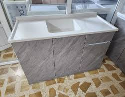 السلام عليكم إخواني 
عندي كراج على شارع سنجار اريد واحد شريك وياي 
يشتغل بصناعة كاونترات عندي ورشة عمل 
مطابخ المنيوم وابواب بلاستيك يعرف بشغل 
علما بأن ايبيع كاونترات مستعمله 
يطب ويايه مواد شريك 
ورزق على الله 
يتصل على رقمي ***********
