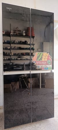 ثلاجة • نظيفة • شغالة