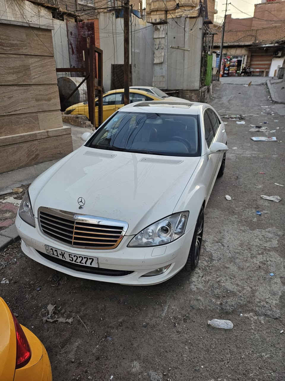 سلام عليكم
مرسيدس 2006  s350 
مواصفات s معروفه 
السيارة وارد ياباني 
خشم جاملغ اليمنه فقط 
السعر 195 قفل مستعجل على بي***********
