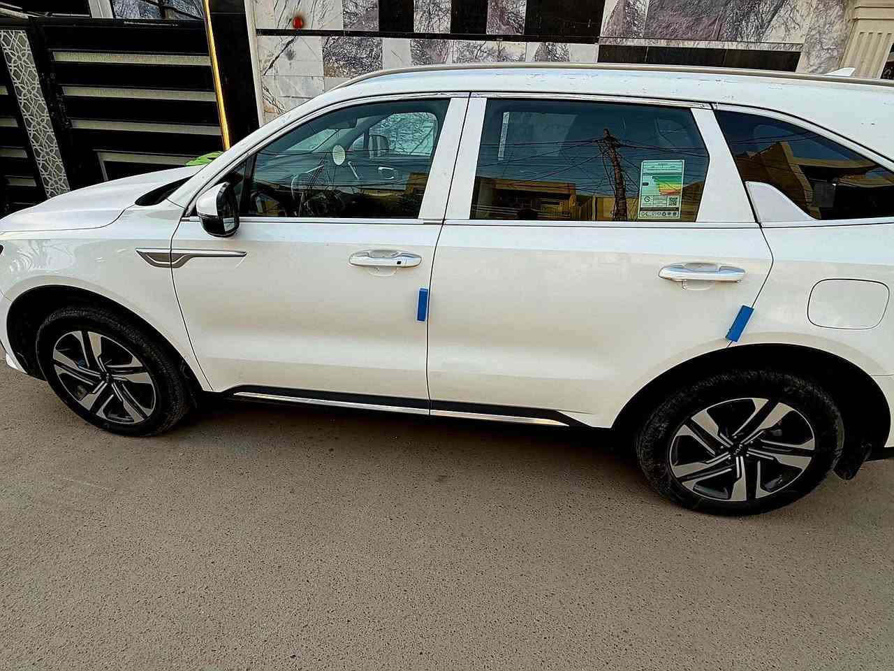 سورنتو 2023 وارد خليجي مكفول  بأسمي  تحويل مباشر ماشيه 60 
مواصفات 
____________
٦ سلندر 
٥ كامرات محيطيه
كامره بالمرآت الوسط
٣ قطع تبريد
ويل ٢٠
داتشو
كشنات تدفئه تبريد
المقاعد طوي كهربائي
منفذ شحن  تايب سي بالمقعد الأمامي
جلد اصلي
سقف بانوراما 
كير موس
جنطه كهرباء مع حساسات
تحكم ستيرن
مثبت سرعه
شاشه LED لمس
شفتات خلف الستيرن
اوامر صوتيه 
شاحن لاسلكي 
تشغيل عن بعد 
اشارة ترحيب
بصمات دخول ذكي عالأبواب
كراسي كهرباء
بردات بلاديه للأبواب الخلفيه 
هاند بريك كهربائي
رادار
 فول السياره فور اكس X4السعر 320 وبيه مجال لشراي
***********
