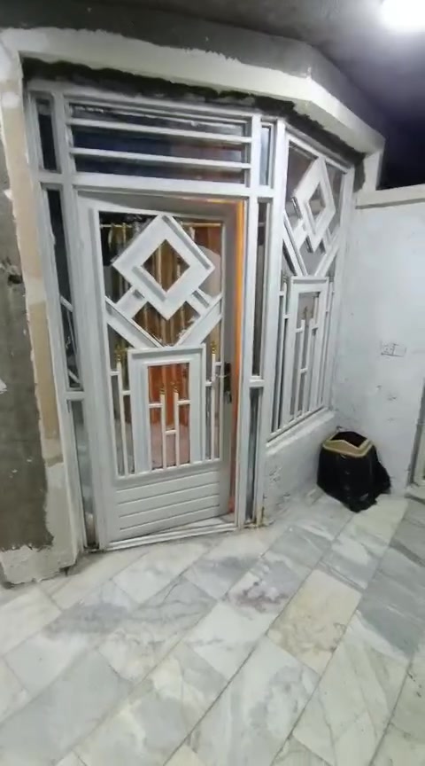 السلام عليكم  بيت طابقين بيت جدن نضيف بناء جديد دوانم شارع ابو حرار ستسفار اكثر تصل على رقم ***********
