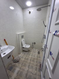 شقة كامله ديلوكس درجه اولى تصلح سكني او شركات تجاريه مكان بغداد شارع ف...