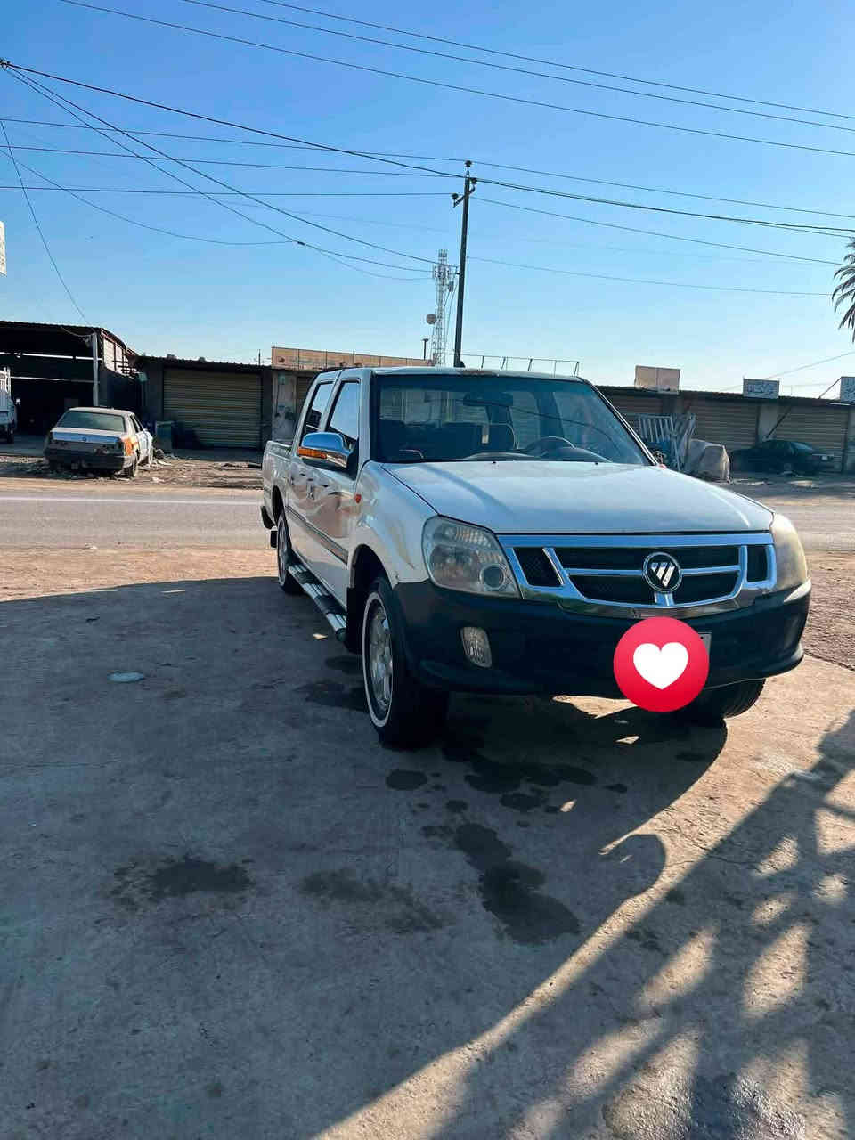 السلام عليكم ورحمة الله وبركاته
البيع فاتون 
موديل 2013
مكينه وكير وكفاله لا تنقيص ولا تبخير 
حداديه نضيفه تخم تايرات جدد 
رقم بابل 
كهربايات كله شغاله 
كيج حماوه بانزين رون كيلو متر كله شغال
السعر 50بيه مجال بسيط 
مكان سياره بابل نيل قرب دولي سريع 
***********
***********
