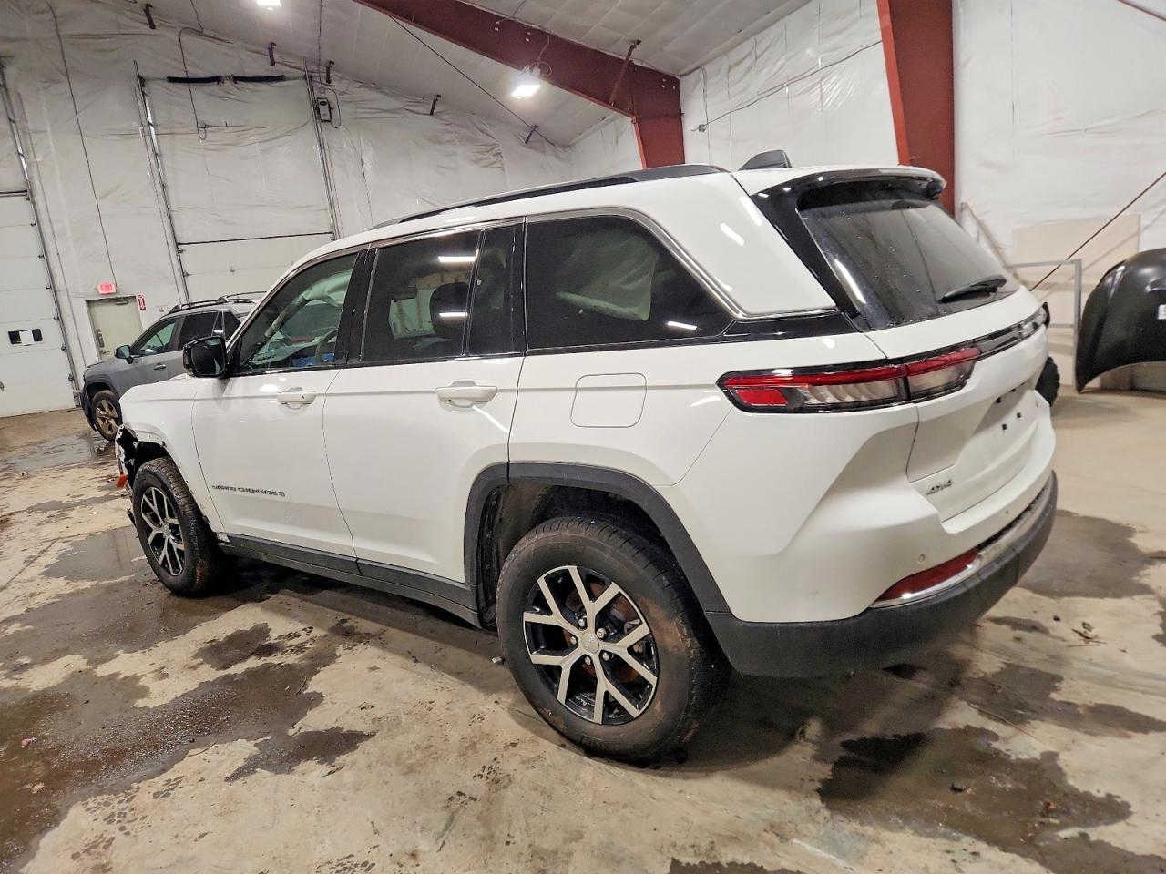 🚨 تنويه مهم
هذه السيارة معروضة في المزاد الأمريكي 🇺🇸
والمزايدة والشراء تتم عن طريق مكتب الباخرة للمزادات 🇮🇶
🔥 تدخل بكتاب الشهداء
───────────────
🚗 نوع السيارة:2025 JEEP GRAND CHEROKEE LIMITED
📅 تاريخ المزاد:الاثنين 23-03-2026
💰 السعر: يتحدد داخل المزاد
📊 الممشى:23576 ميل فعلي
🛠️المحرك: 6 سلندر / 3.6 لتر
───────────────

🔥 مجاناً مجاناً مجاناً
📄 تقرير كارفاكس مجاني بدون أي مقابل
───────────────

🚗 سحب السيارة خلال 24 ساعة من وقت التسديد
💸 حسابات مخفّضة وعمولات أقل من السوق
───────────────

🚢 الشحن متوفر من:
🇺🇸 🇨🇦 جميع الولايات الأمريكية والكندية
➡️ شحن مباشر إلى العراق
➡️ العقبة – جبل علي – ميرسين
───────────────

🛃 تخليص كمركي كامل من ميناء أم قصر
🏔️ تخليص كمركي إلى إقليم كردستان
🇯🇴 شحن مباشر إلى عمّان (العقبة)
🇹🇷 شحن إلى ميناء ميرسين – تركيا
───────────────

🏢 فروع الشركة:
📍 الفرع الأول: بغداد – السيدية – الإعلام
📍 الفرع الثاني: الإمارات العربية المتحدة – الشارقة – الصناعية 4
───────────────

👥 مجموعة البيع والشراء:
https://www.facebook.com/share/g/17pXXBgeeU/?mibextid=wwXIfr

───────────────

🎵 TikTok:
https://www.tiktok.com/@al_bakhera?t=8qGOLioZlVE&_r=1

───────────────

📞 للاستفسار والتواصل:
+9647739115599


**إذا كنت صاحب هذا الإعلان وتريد حذفه لأي سبب، رجاءا أرسل رسالة إلى الدعم الفني**