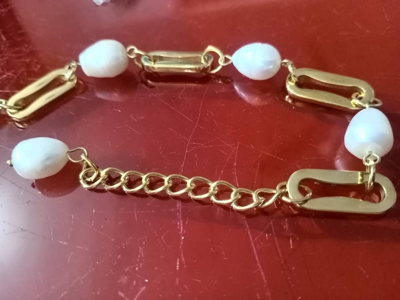 سعرهم الاثنين ٣٥ فقط ولانكولون غالي شوفوا معلوماتهم لؤلؤ والسوار مطلي ذهب


**إذا كنت صاحب هذا الإعلان وتريد حذفه لأي سبب، رجاءا أرسل رسالة إلى الدعم الفني**