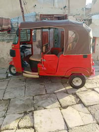 توك توك • للبيع