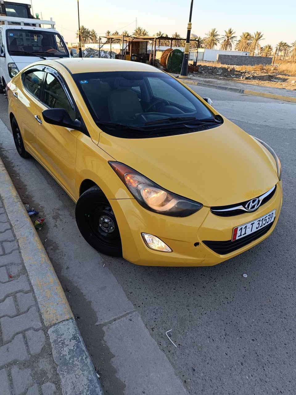 السلام عليكم.....
النترا 2013 وارد امريكي..... 
رقم بغداد نكليزي سنويه 27....
 بسمي تحويل بنفس اليوم...  
 حادثه جاملق الامامي اليسره مبدل.....  
كيرومحرك مكفولات ....
محرك دوش 1800....
كهربائيات كله شغاله .... 
 تخم تاير جديد.... 
صدرامامي خلفي كله جديد....   
غرفتها مدوشمه جديد  ...
مكان بغداد ابو غريب
السعر103بيها مجال...
للاستفسار الاتصال***********
***********
ميعجبك سعر عوفه لا تعليق رجان الله شاهد سياره جديده
