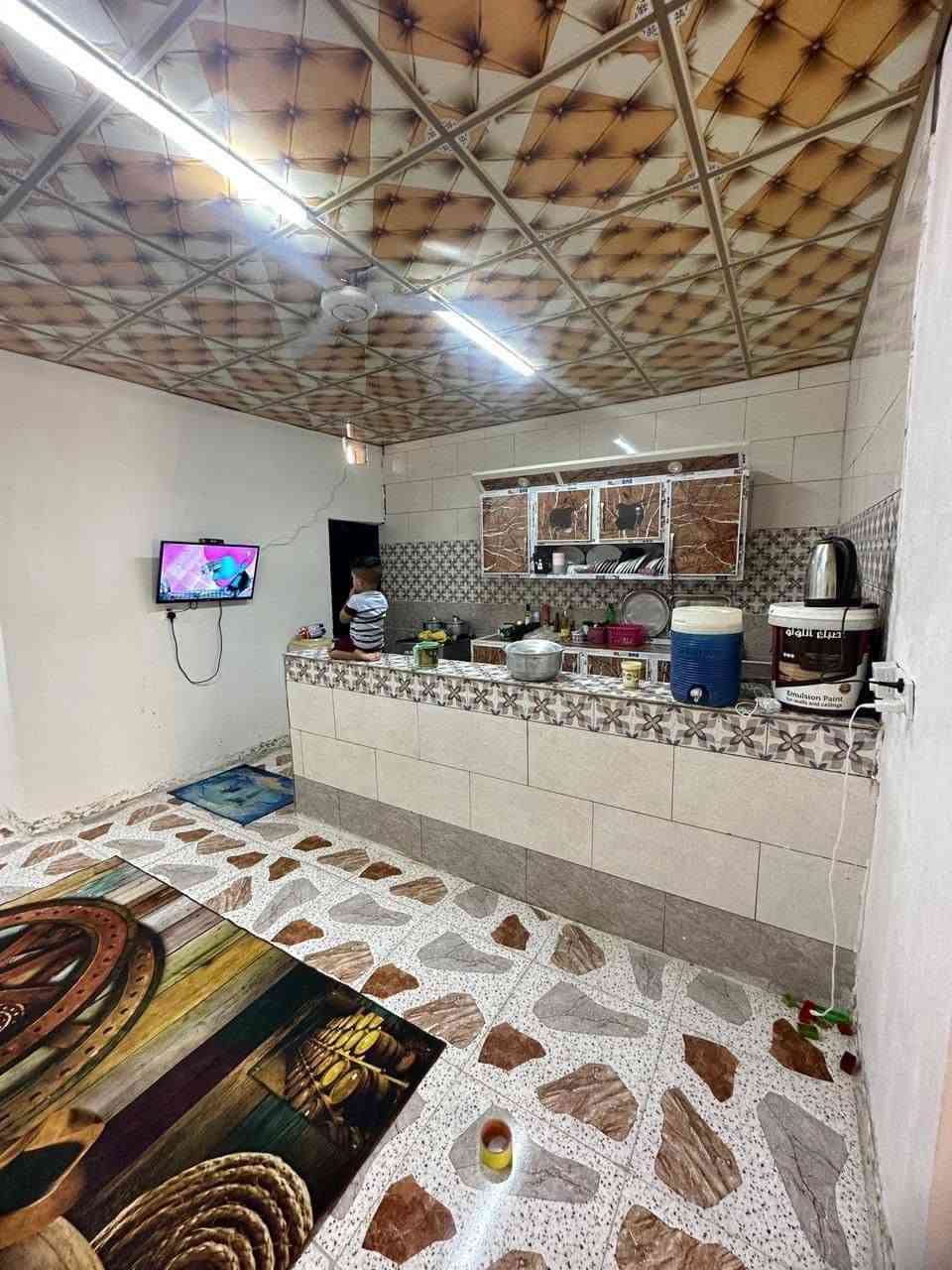 بيت البيع وقف سني مسجل اصولي المساحه  100 متر يحتوي لبيت على غرف عدد  2 وصاله ومطبخ وصحيات العنوان ابوالخصيب طريق الوصطي قرب المدرسه الصفره السعر  25 مليون وبي مجال الستفسار انتصل على الرقم  *********** بي واتساب
