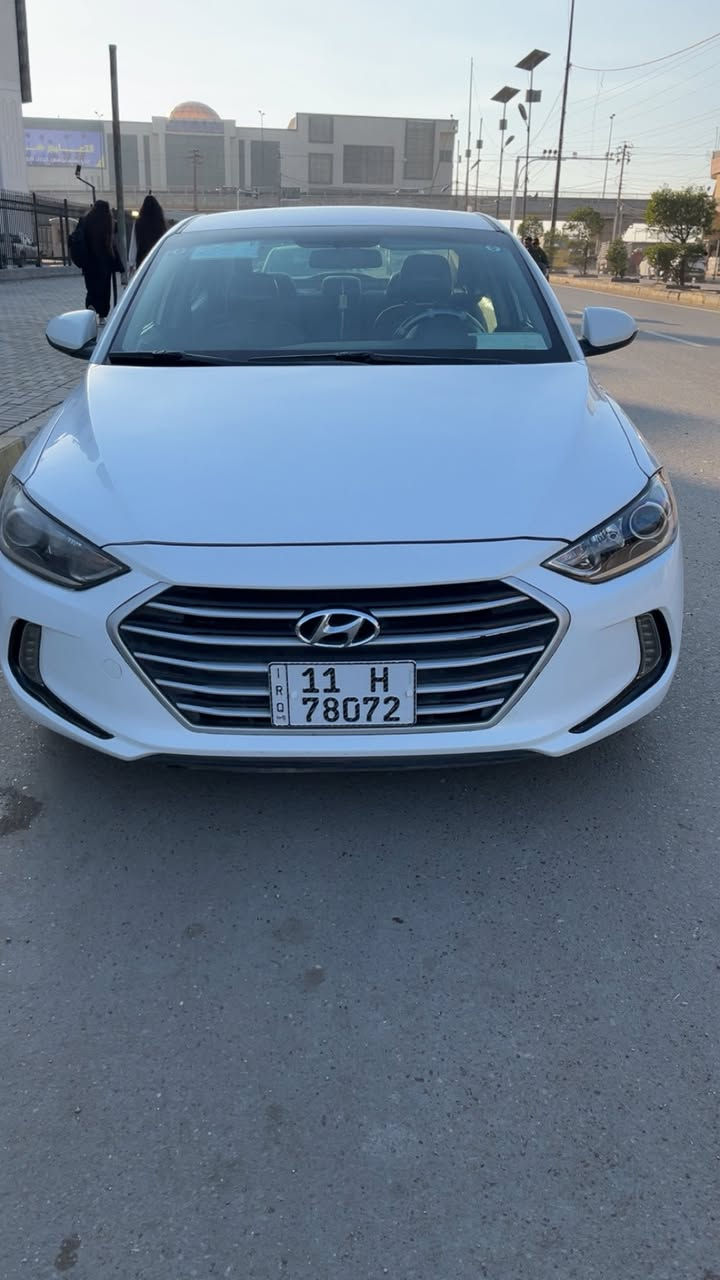 السلام عليكم 
النترا 2017 
امريكية 
حادث بنيد وجاملغ 
بدون دواخل شرط 
لا لغد ولا شاصي 
وبيها تكشير بسيط 
المكينة دوش 
كير At 
تبريد تختم تايرا 
حدادية نضيفة 
رقم بغداد الدولي بأسمي 
هزة وسنوية جديدة 
دوشمة كاملة 
وبيها بارد بسيط 
بالهلال الخلفي 
السعر 118 
وبيها مجال بسيط 
***********
