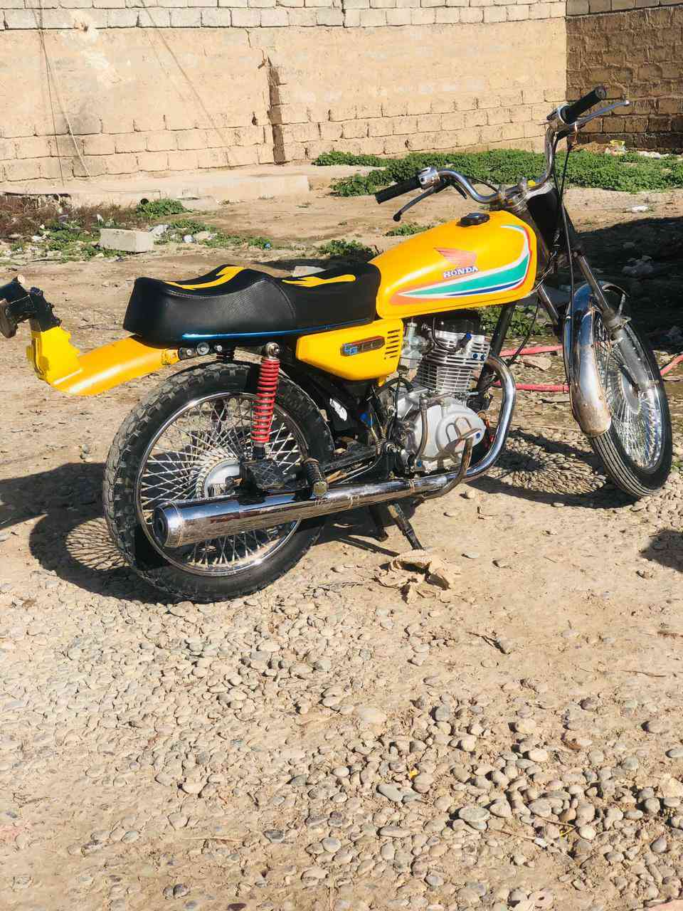 سلام عليكم تايگر حربي موديل 20 ناضفه فول شرط مراوس بفغاز و انطي فرق فقط كاويار


**إذا كنت صاحب هذا الإعلان وتريد حذفه لأي سبب، رجاءا أرسل رسالة إلى الدعم الفني**