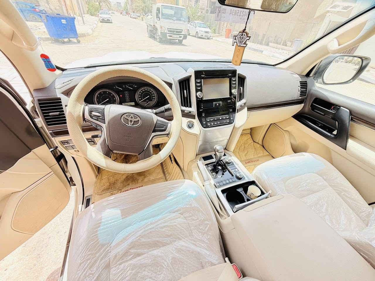 السلام عليكم لاندكروز 2021 خليجي سياره exr بيه باب صبغ اثر شخط بيه الباقي كفاله سياره جديده رقم سليمانيه لون ابيض
ماشيه 134
محرك 6سلندر
سنويه جديده
السعر(470$)وبيها مجال
مكاني كربلاء
للاستفسار
***********
***********

