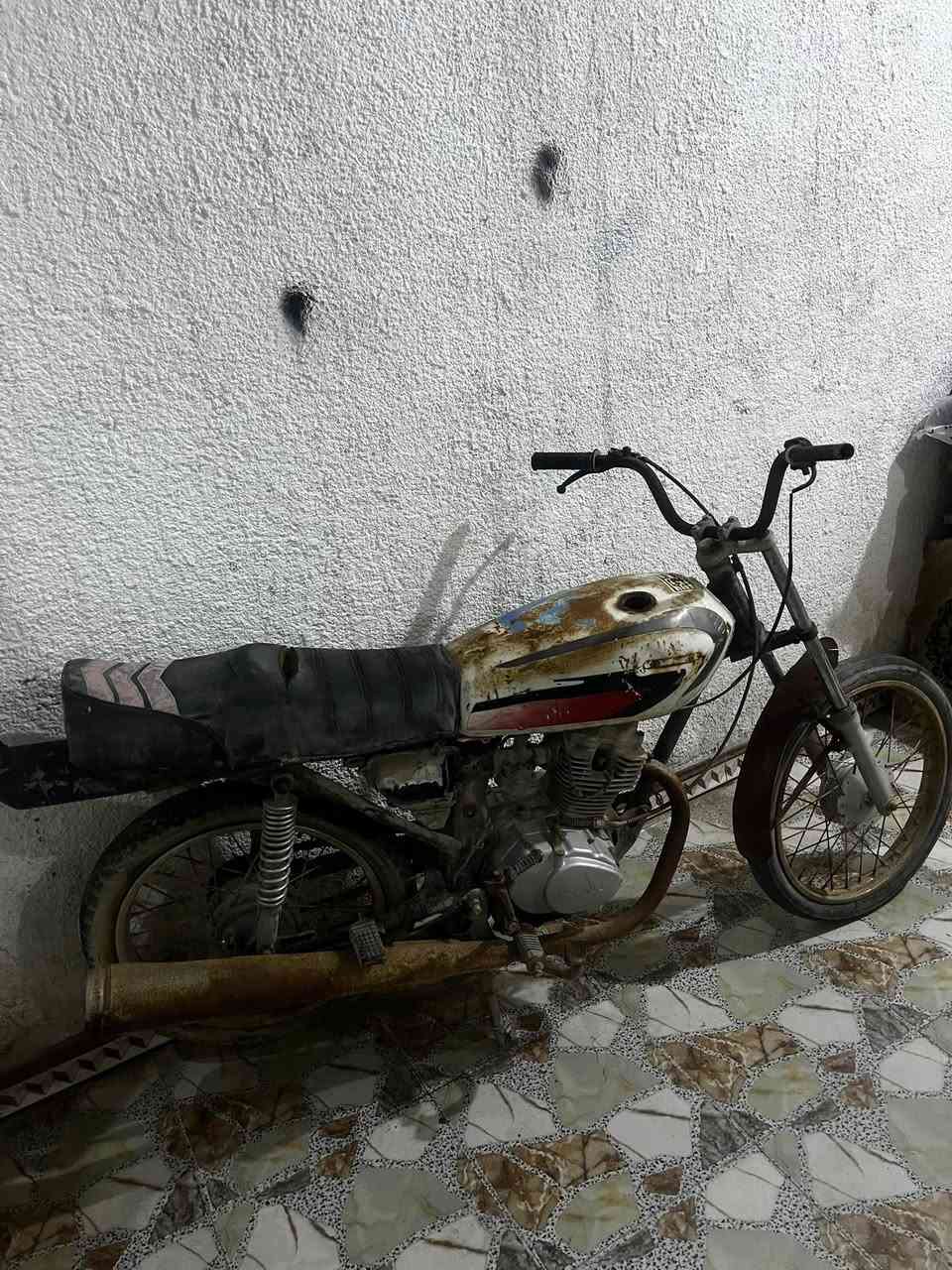 سلام عليكم ايراني للبيع ادوات محرك نضيف نامه شلامجه رايدها ب ١٩٠ وبيها مجال قليل مكانيً بصره الجزائر لتواصل ***********
