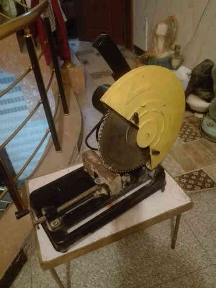 منشار كهربائي عدد اثنين الاول قرصي يصلح لقص الحديد والخشب سعره 50 الف والثاني منضدي خشبي
 سعره 30 الف 
للاستفسار الاتصال على الرقم ***********
