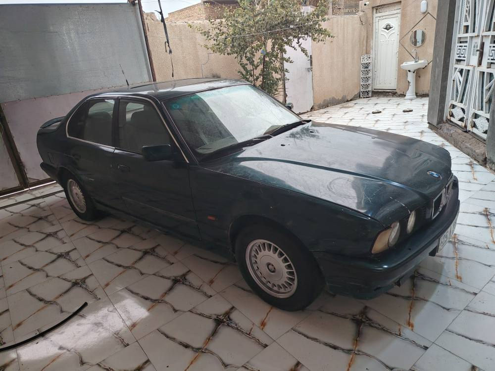 سياره بيم مديل 92 مكينه وكير بلاد مسكر رقم نكليزي السنويه الغيت 30مكان السياره البصره قضاء المدينه السعر 35وبيه ومجال شراي يتصل *********** المدينة, البصرة
